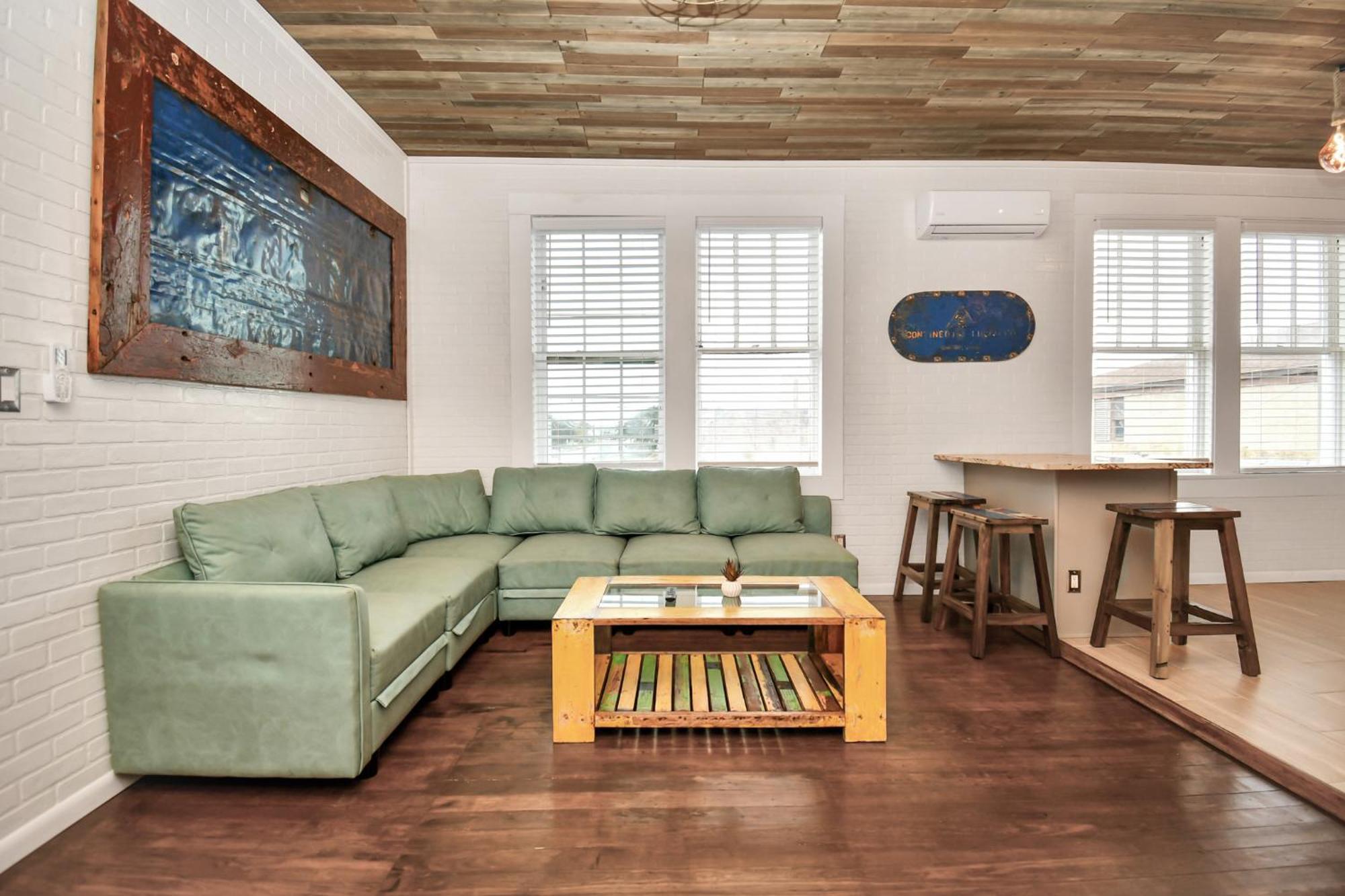 Nautical Loft With Outdoor Kitchen & Beach Access Apartment Galveston Exterior photo