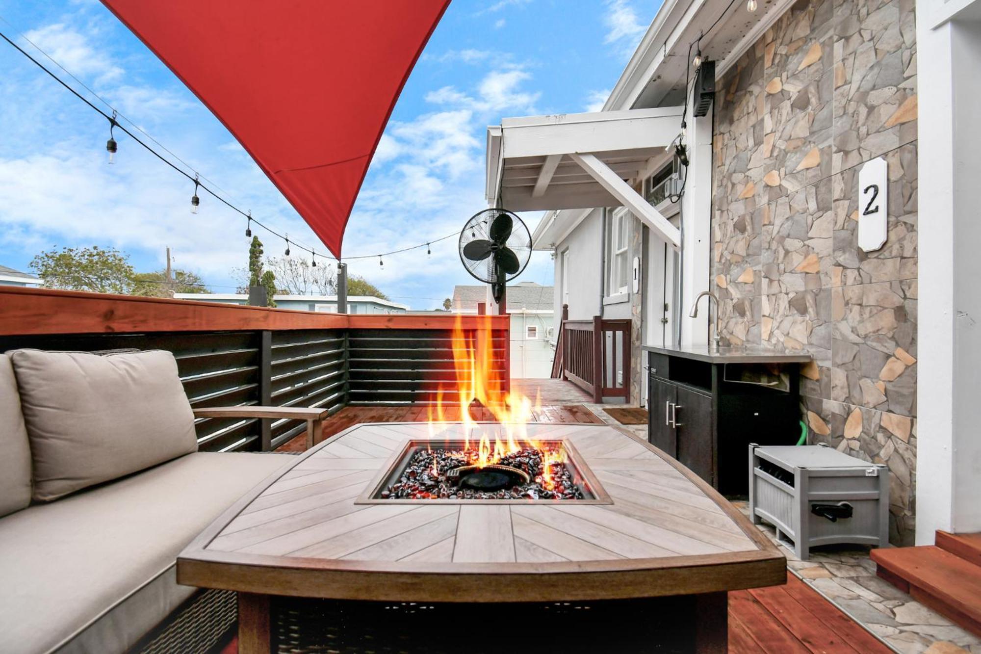 Nautical Loft With Outdoor Kitchen & Beach Access Apartment Galveston Exterior photo