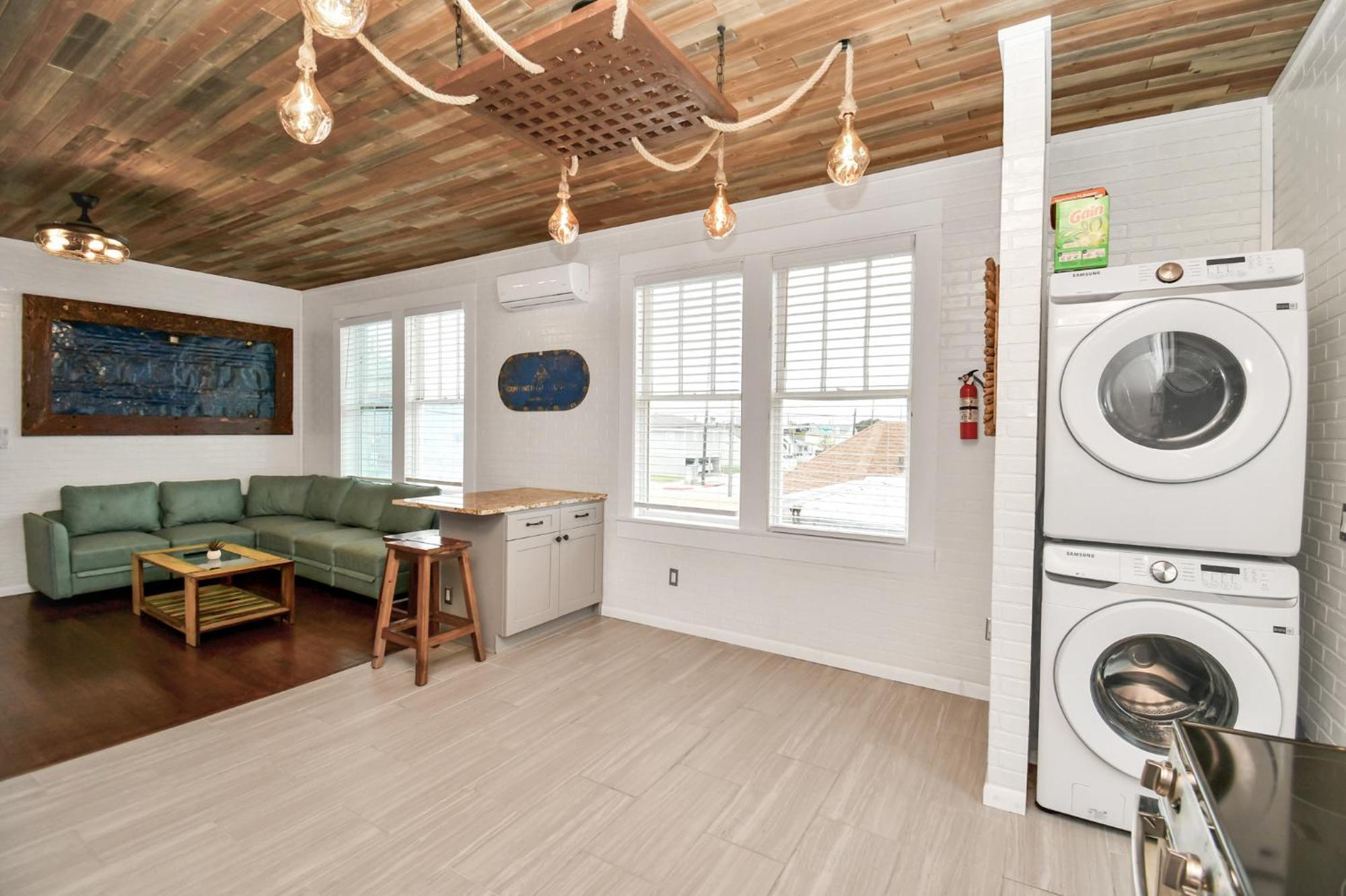 Nautical Loft With Outdoor Kitchen & Beach Access Apartment Galveston Exterior photo