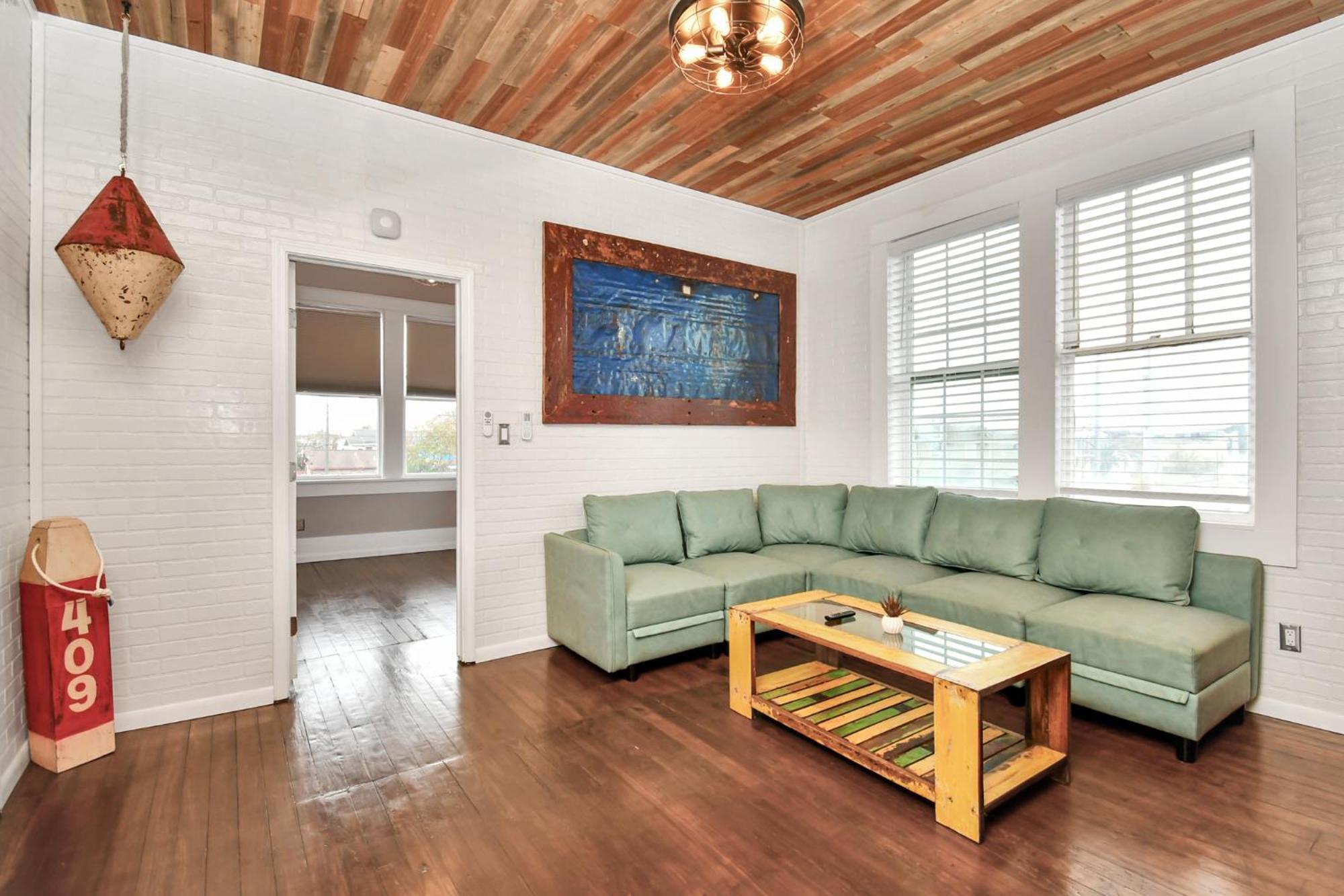 Nautical Loft With Outdoor Kitchen & Beach Access Apartment Galveston Exterior photo