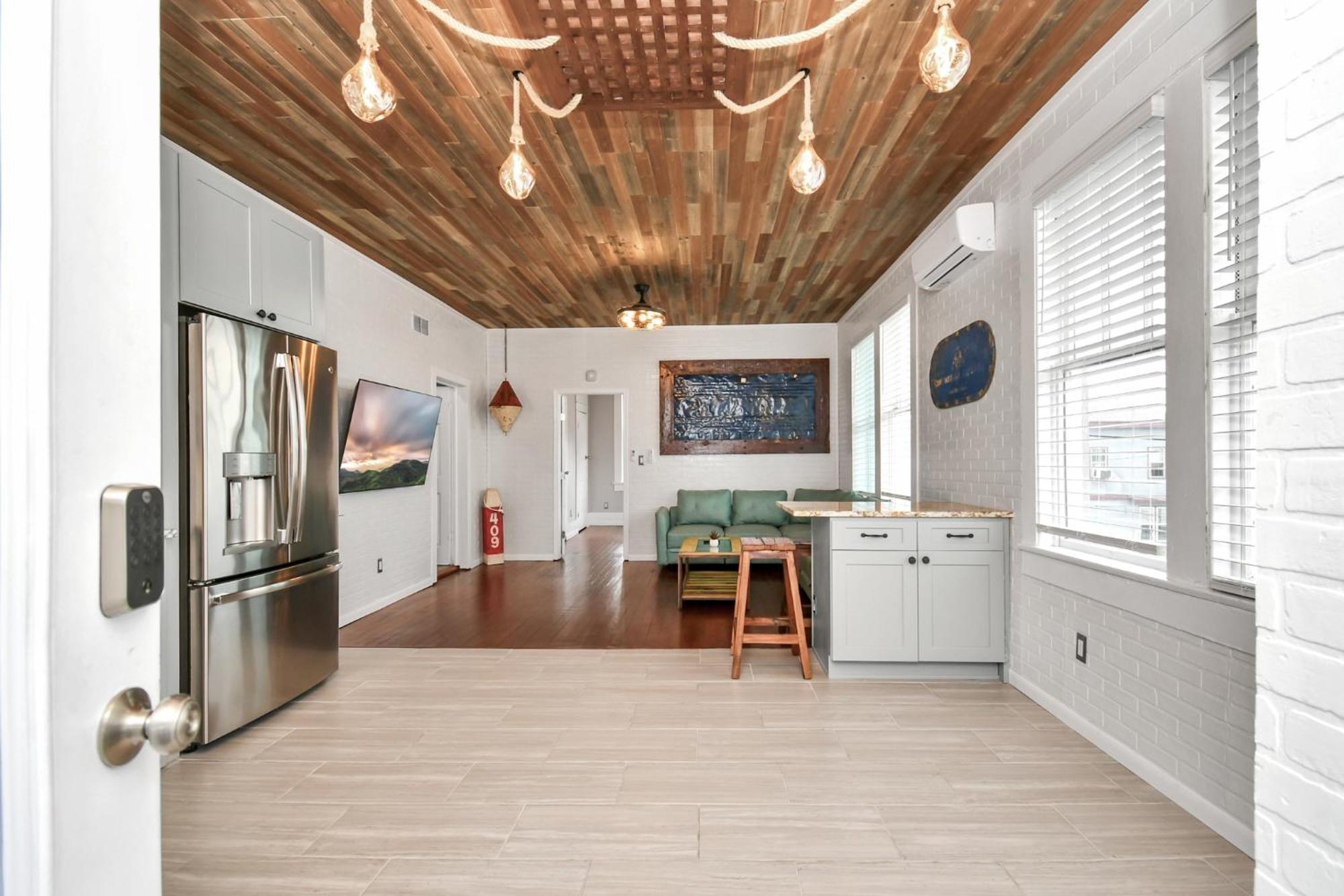 Nautical Loft With Outdoor Kitchen & Beach Access Apartment Galveston Exterior photo